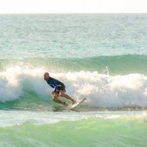 Clase de surf en Mojácar para grupos