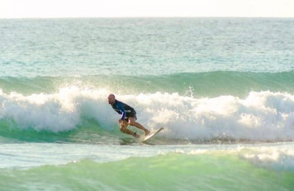 Clase de surf en Mojácar para grupos